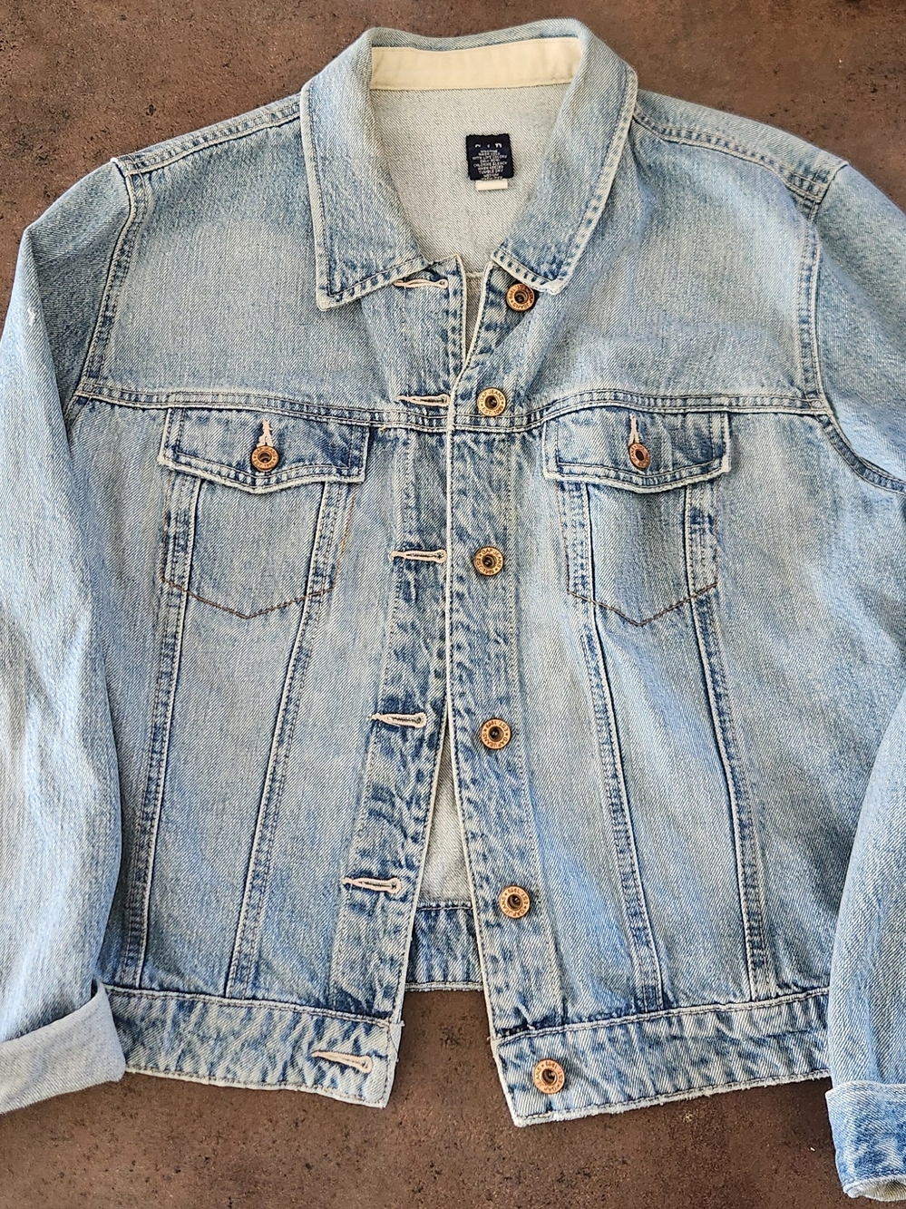Gap Light-blue Denim Trucker Jacket Front Button Closures Chest Flap Pockets